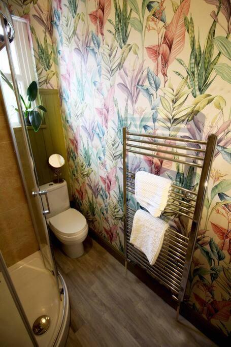 Lincoln Apartment Freshly Renovated Common Views Burton  Exteriör bild